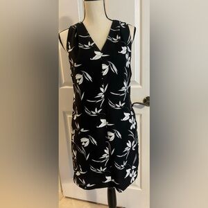 Banana Republic Black and White Floral Sleeveless Dress Shapley Sz 4